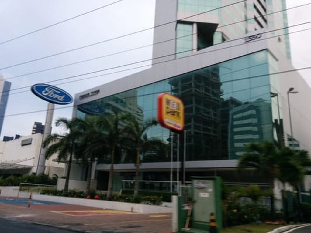 Aluguel e Venda de Sala 36m² no Edifício Premier Tower em Salvador